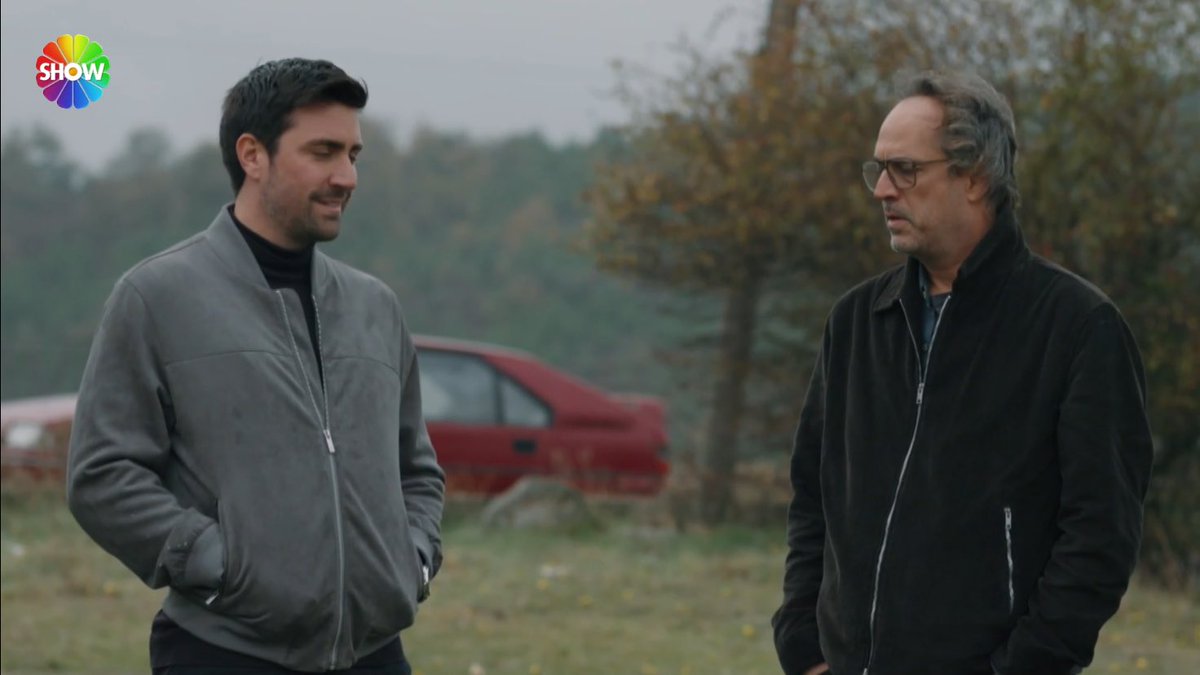 ياخي اللي اختارهم شكرا شكر شكرا!

والله الشكر مايوفك حقك ابد ، متعة متعة الانسجام بينهم خيالي اخ عصبي ملتزم بعيد عن العائلة ومنضبط والاخر متلاعب محتال بطابع كوميدي ولكن ايضًا له جانب مؤلم بماضية وجروحه انا مستمتع معهم في هذي الرحلة
 #Kalpazan