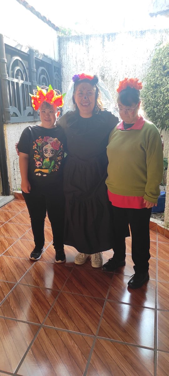 lacasadown's tweet image. A principios de este mes tuvimos nuestra ya tradicional, fiesta de disfraces. Originales y divertidos fueron los disfraces que llevaron nuestros alumnos y maestras.
Como siempre, la alegría de los alumnos hizo especial a este festejo.
#LaCasaDown  #LCDG #educacion #sindromededown