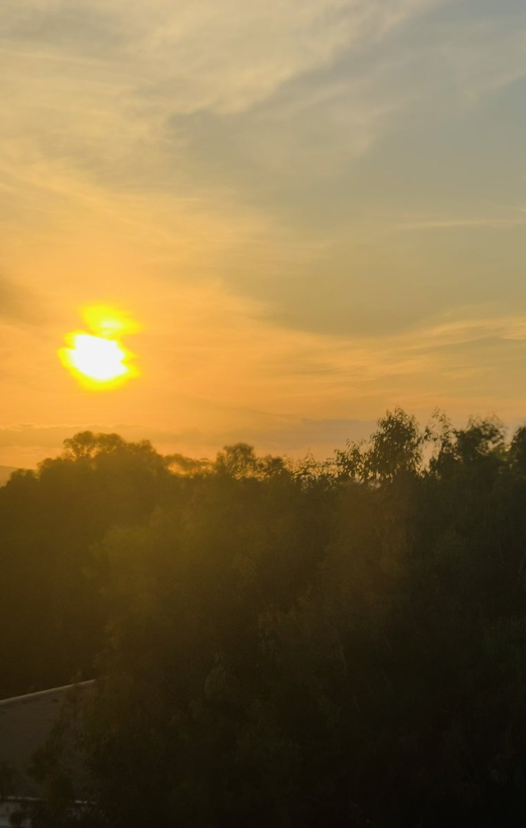 larryhygh's tweet image. God’s handiwork from my office window at #CSUDH @DominguezHills