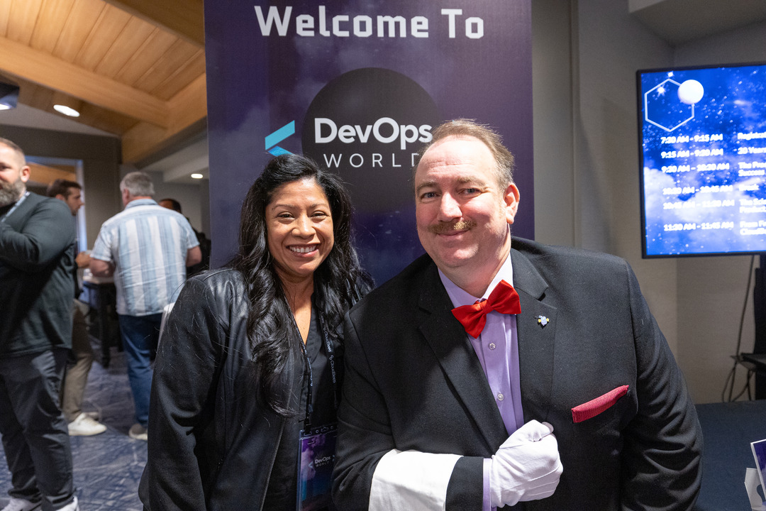 CloudBees's tweet image. #DevOpsWorld Tour took place in Jersey City &amp;amp; Santa Clara last week, and to say we covered a lot in #DevOps would be a huge understatement. #Jenkins was even there IRL! 😱

Scroll through these pictures &amp;amp; remember it like it was yesterday 📸

Want to attend our London event?…