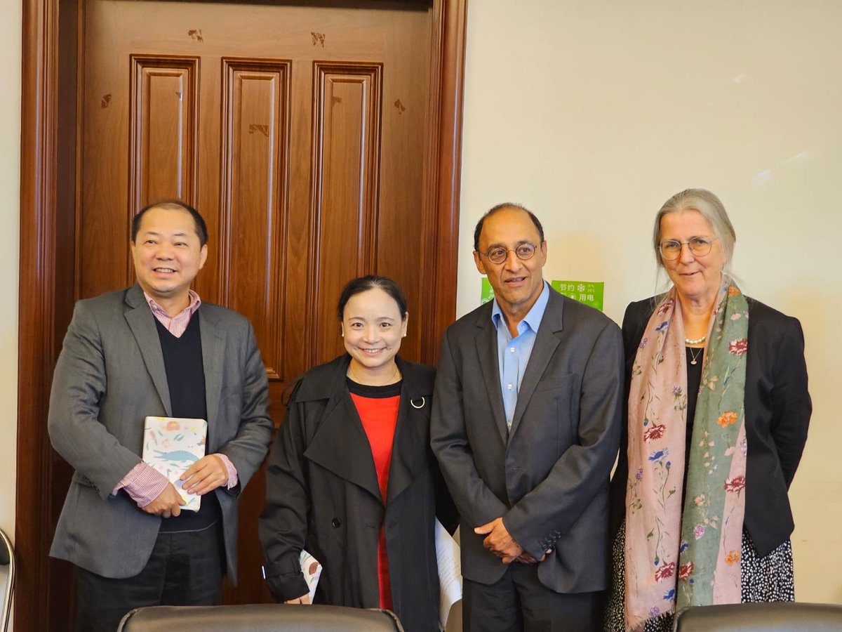 Thank you, ⁦<a href="/FudanUni/">Fudan University</a>⁩ University, for the warm reception! We enjoyed showcasing the planned ⁦<a href="/UQ_News/">UQ News</a>⁩ Masters of #Biomedical #Engineering (MBiomE) program &amp; #research collaborations. 📸 R to L: Prof Sue Harrison, Prof Pankaj Sah, Ms Yefang Xu, Prof Shouyan Wang