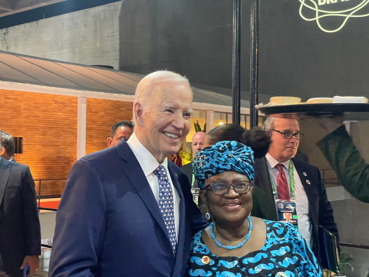 NOIweala's tweet photo. A lovely meet and greet with H.E President @JoeBiden on the sidelines of the G20 to thank him for his support of the @wto. Also with Prime Minister of Norway H.E Prime Minister @jonasgahrstore and World Bank President Ajay Banga and Mrs Banga. @POTUS https://t.co/dt10tCQX5h