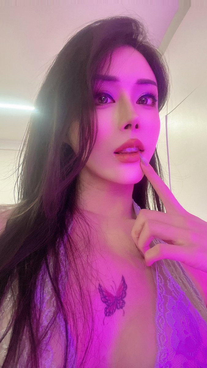 抱歉 
最近瘦的太夸张了 脸上一点肉都没有
拍出来的接吻素材脸看着实在是太爷们儿了
根本不敢发 没有东西可以更新💔
#上海ts https://t.co/YyF7VZgHLS