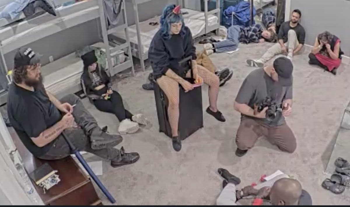 BurtPilled's tweet image. Furt is going to continue

#WhyIStayed

#bbuk #fishtanklive