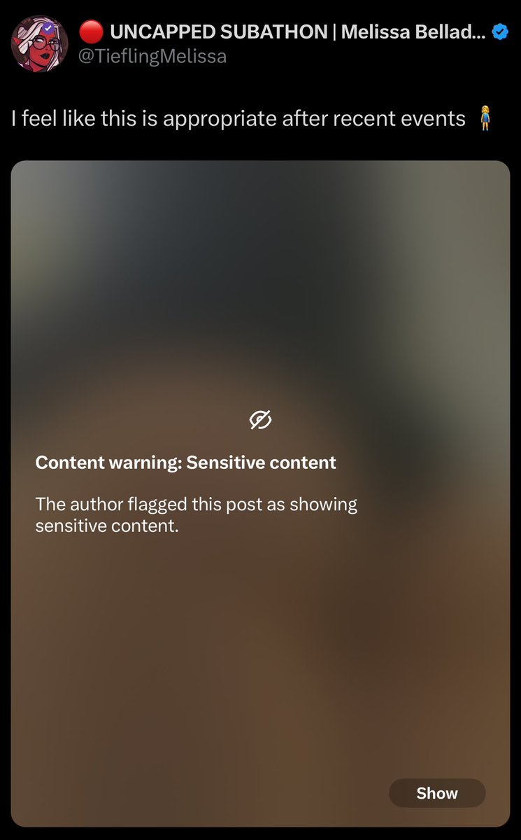 TieflingMelissa's tweet image. WAIT WHY CAN YOU SEE IT THROUGH THE CENSOR BLUR???