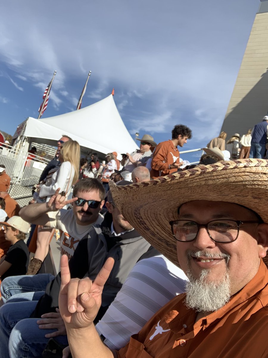 smashedhalos's tweet image. Had a great time with @cullicull_xi and family. Visiting Fayetteville. Meeting up with old friends and making New ones. @mikethompson83 was missed. 
See y’all next weekend in Austin.