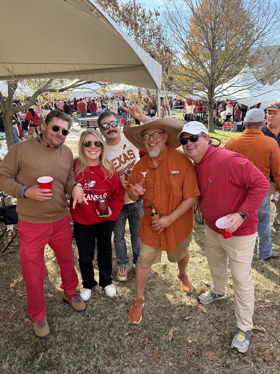 smashedhalos's tweet image. Had a great time with @cullicull_xi and family. Visiting Fayetteville. Meeting up with old friends and making New ones. @mikethompson83 was missed. 
See y’all next weekend in Austin.