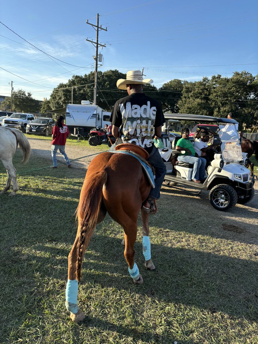 Macksaucyy's tweet photo. Mack known to pull up Trim who you leaving with us or them๐ค ๐ด๐ค๐พ#brc24 #trailride #quarterhorse https://t.co/FpJIxbnQ60