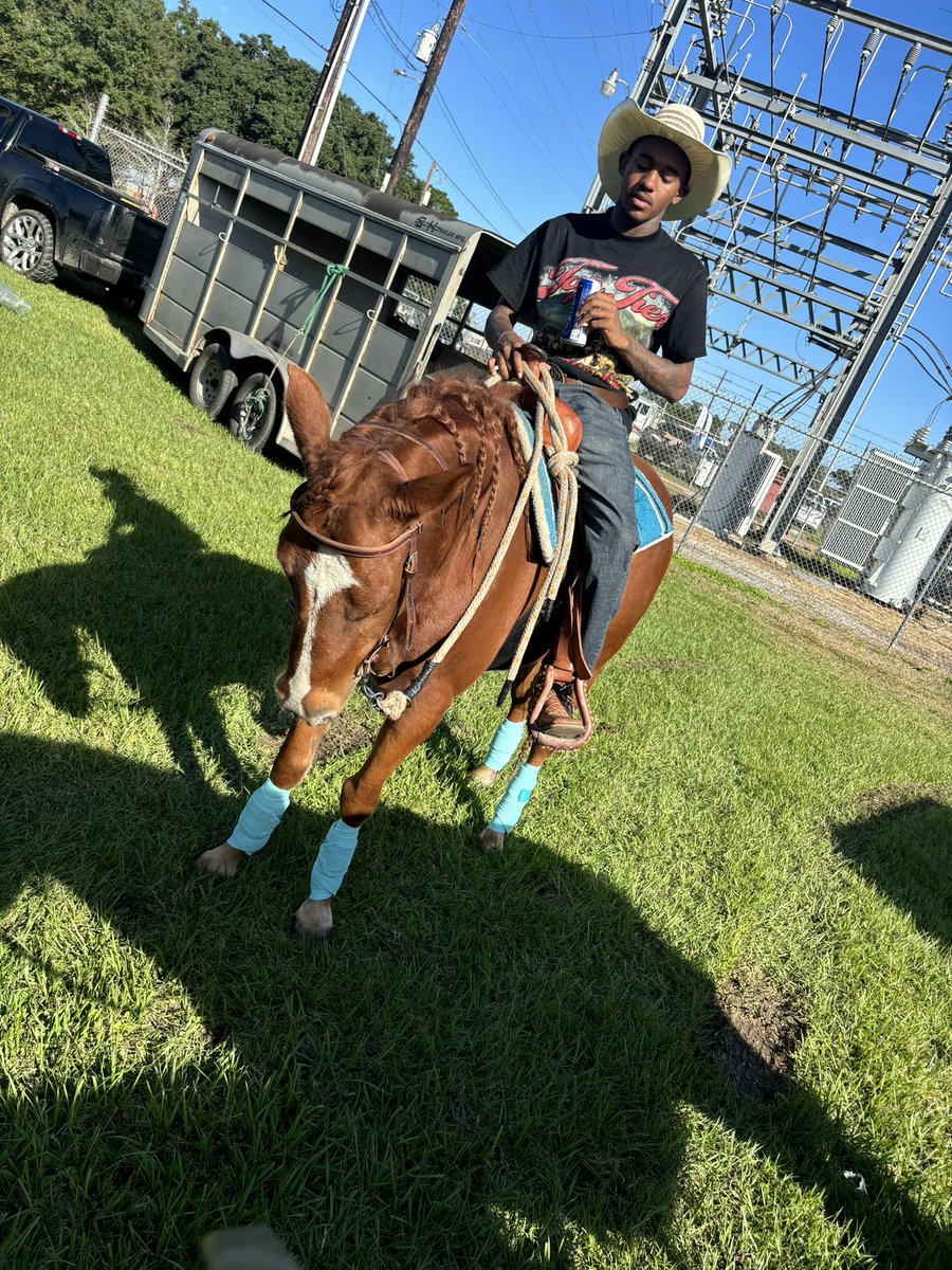 Mack known to pull up Trim who you leaving with us or them🤠🐴🤞🏾#brc24 #trailride #quarterhorse