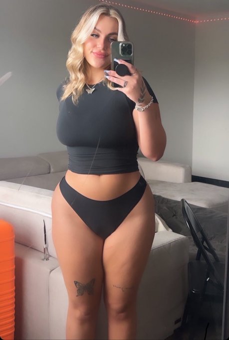 Watch Top 0.9 😉Your Fav Throat 🐐🍑's leaked NSFW photo on TwXstars