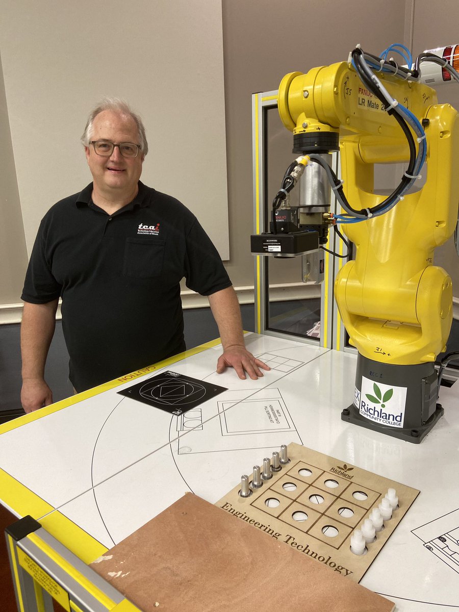 CurryTechTrain's tweet image. Great turnout tonight for the dual credit information session at @RCCDecaturIL students can earn up to 27 credit hours while in high school when pursuing the associate in engineering technology degree program.