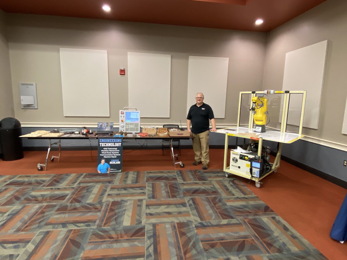 CurryTechTrain's tweet image. Great turnout tonight for the dual credit information session at @RCCDecaturIL students can earn up to 27 credit hours while in high school when pursuing the associate in engineering technology degree program.