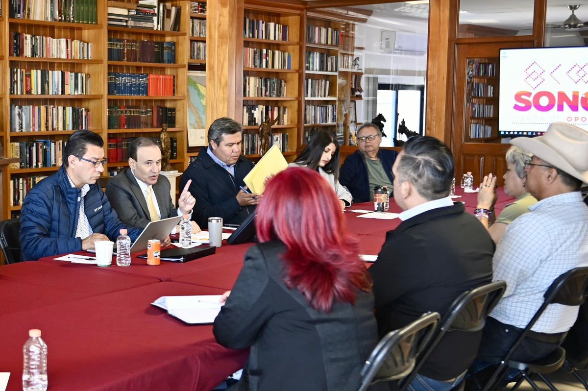 Hoy tuvimos reunión con miembros de la Secretaría de Bienestar federal para seguir impulsando el bienestar de las familias sonorenses.

Gracias a mis estimadísimos Jesús Valencia, subsecretario federal; Octavio Almada, delegado estatal, y su equipo regional.