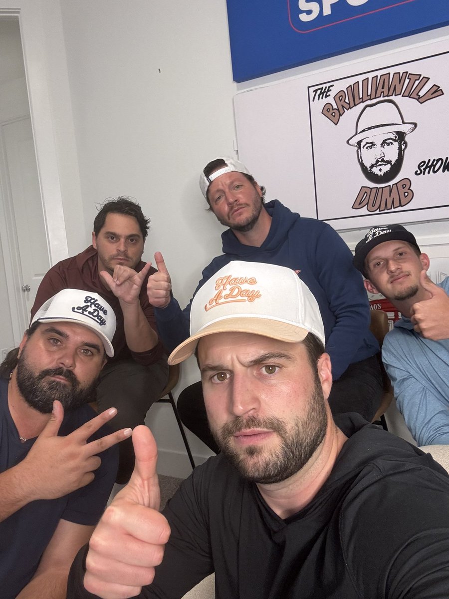 BrilliantlyDumb tweet media