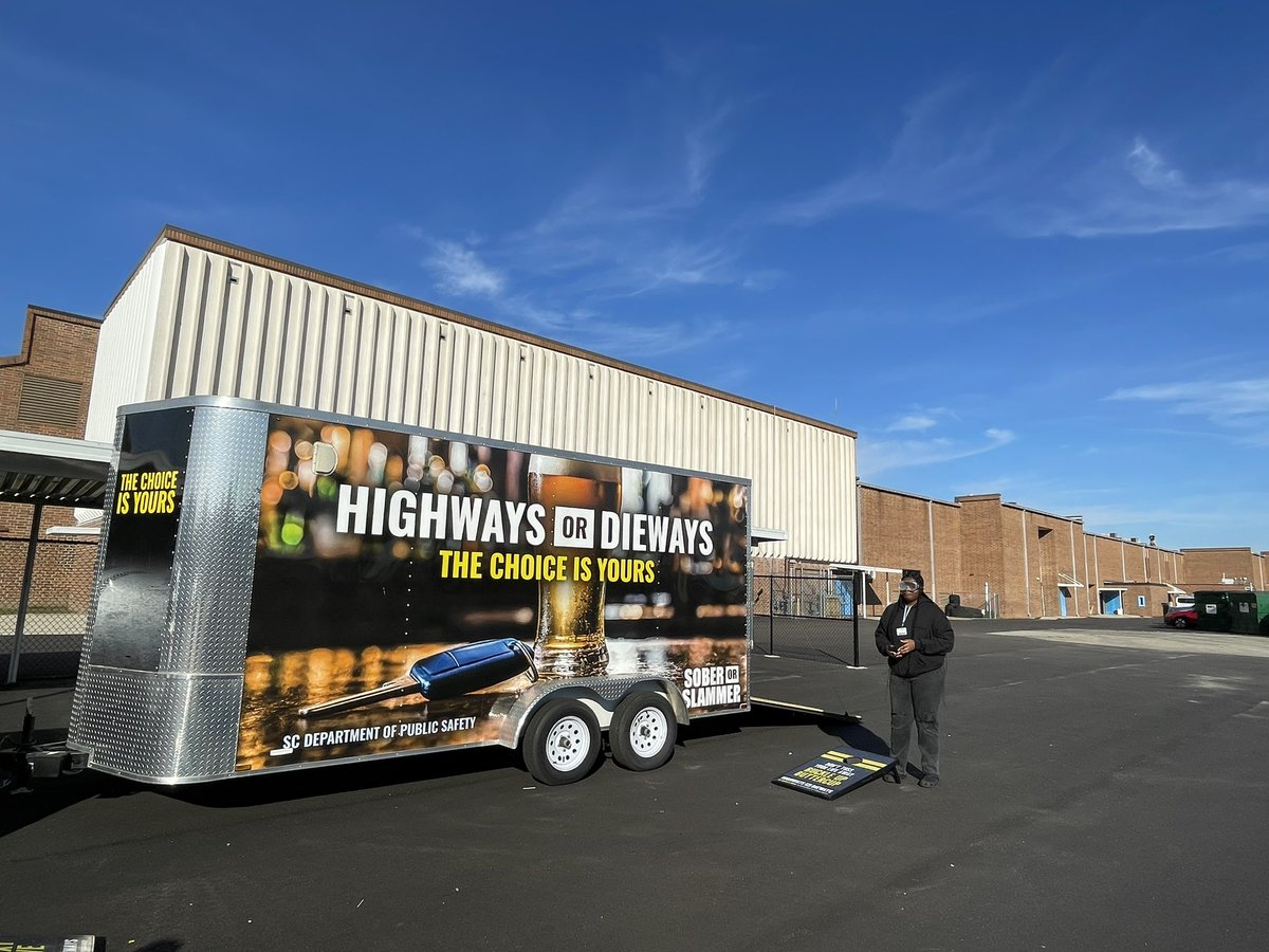 SCHP_Troop5's tweet image. The Dr’s Ed students at SFHS, are definitely making good choices, when it comes to safe driving. They are focused on safe driving practices. Remember,  the choice is yours!! #highwaysordieways #therightchoice