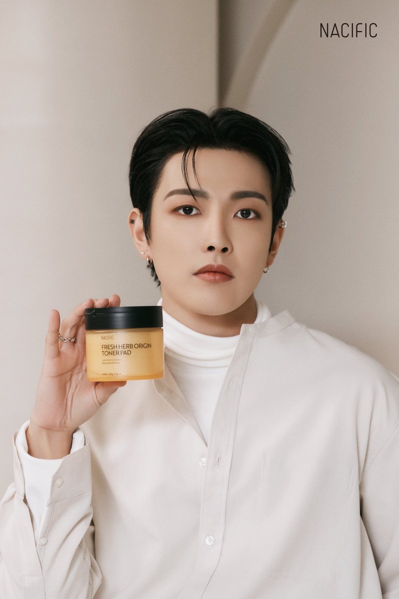 𝙉𝘼𝘾𝙄𝙁𝙄𝘾 𝙓 𝘼𝙏𝙀𝙀𝙕

매끈 촉촉 수분감 가득
마지막 한 장까지 첫 촉촉함 그대로!

네시픽 프레쉬 허브 오리진 토너 패드

#네시픽 #홍중 #토너패드
#nacific #HONGJOONG #tonerpad