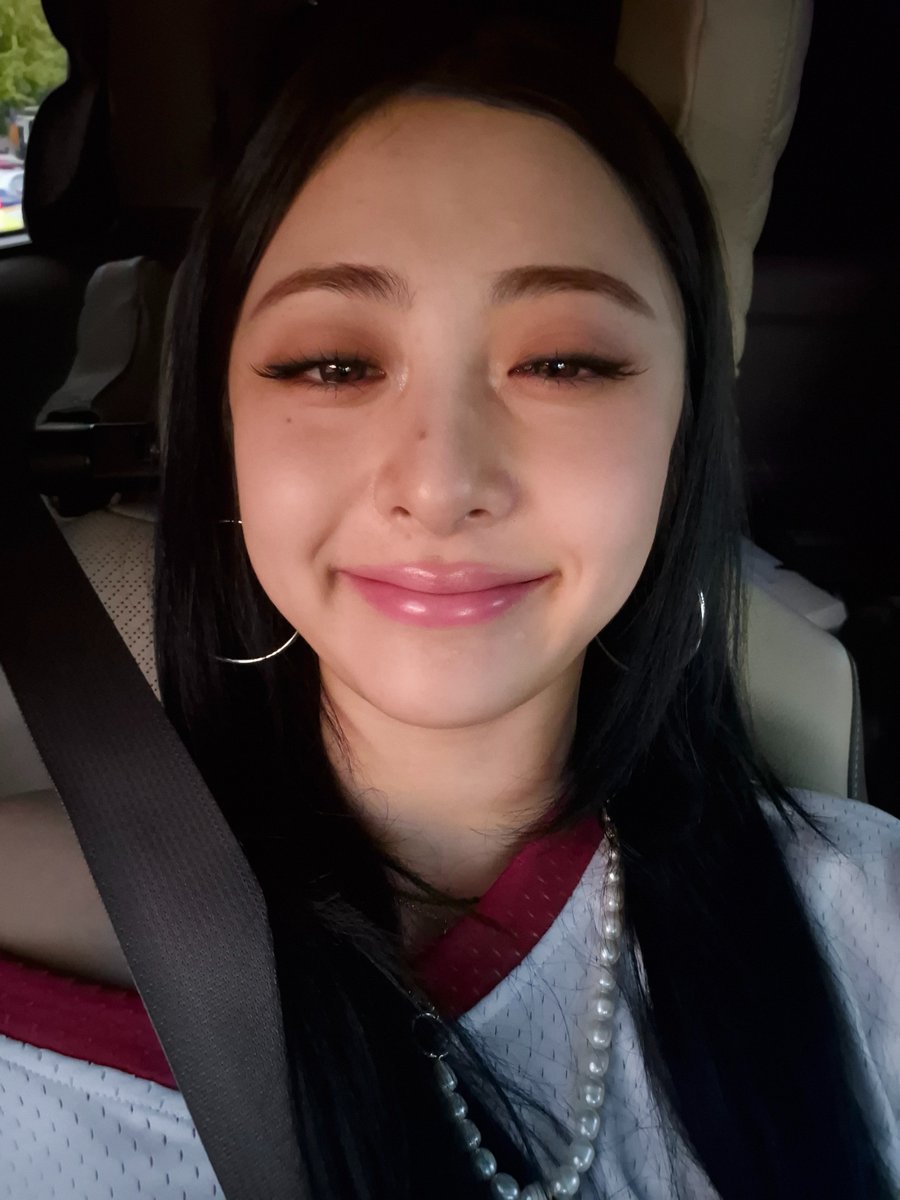 yunjin pics (@ynjnpics) on Twitter photo 