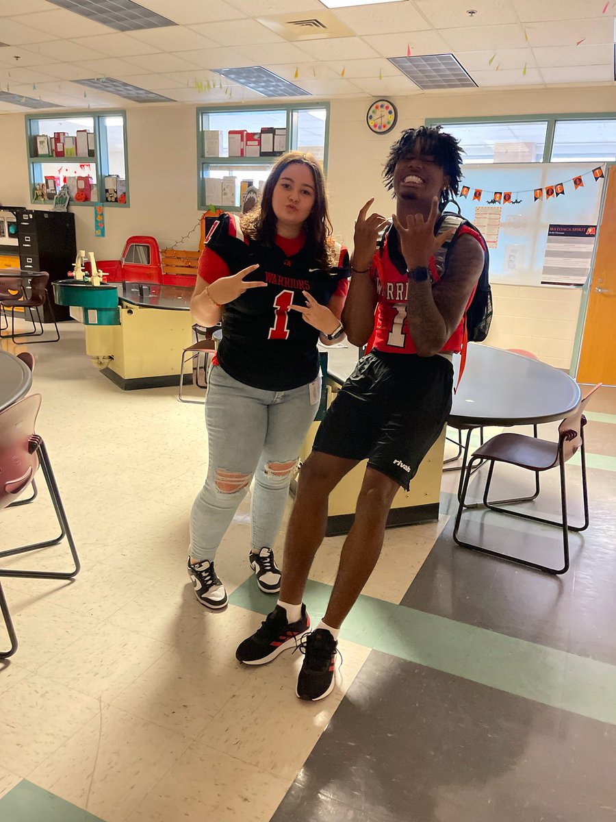 Congratulations to <a href="/Tino12__/">𝓶𝓸𝓷𝓽𝓲𝓷𝓸 𝔀𝓲𝓵𝓵𝓲𝓪𝓶𝓼</a> <a href="/brycetheathlete/">Bryce Yates</a> <a href="/dillzcluch03/">Dillon Newton-Short⁵</a> <a href="/VictorAfolabi__/">Victor Afolabi</a> and <a href="/Malik__Brown/">Malik Brown</a> for being selected to play in the <a href="/BigRiverRivalry/">Big River Rivalry All-Star Football Game</a>