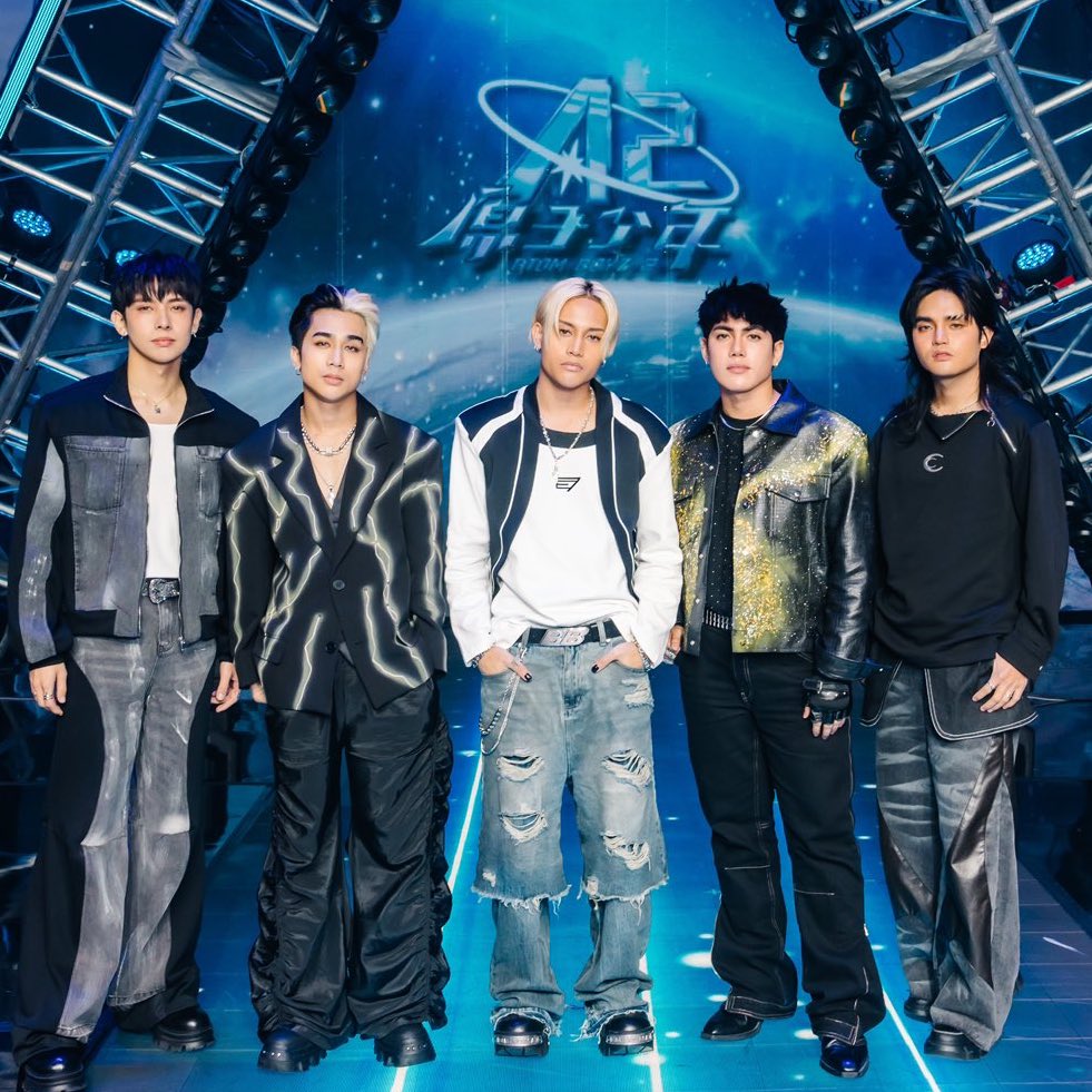 allchartsPH's tweet photo. .@SB19Official officially wins the "International Male Group" award at the @breaktudoawards 2024 in Brazil. https://t.co/r2m8FtEwYW