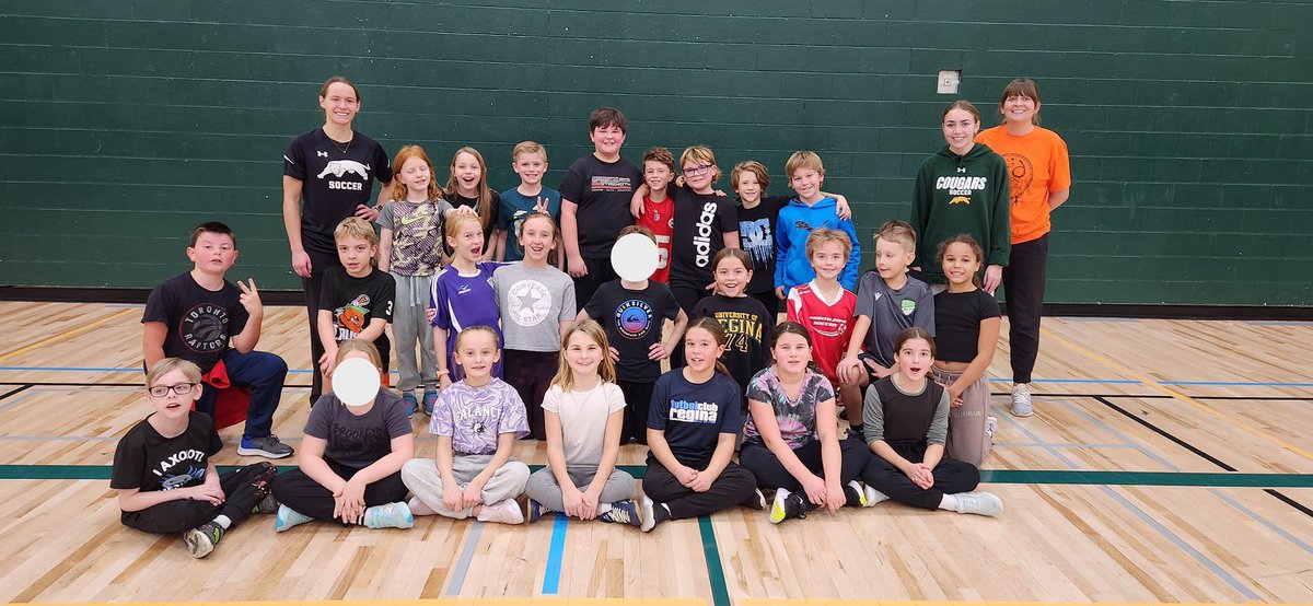 Our Grade 4’s had an amazing time at the U of R in a Soccer Skills Camp &amp; Goal Setting session w/the Women’s @uofrsoccer team &amp; coach <a href="/astridbaecker/">Astrid Baecker</a> 🙌🥳 !! A big thank you to fantastic coaches &amp; St Angela CSCC for providing such a wonderful prize! It’s always #Great2BGriffons