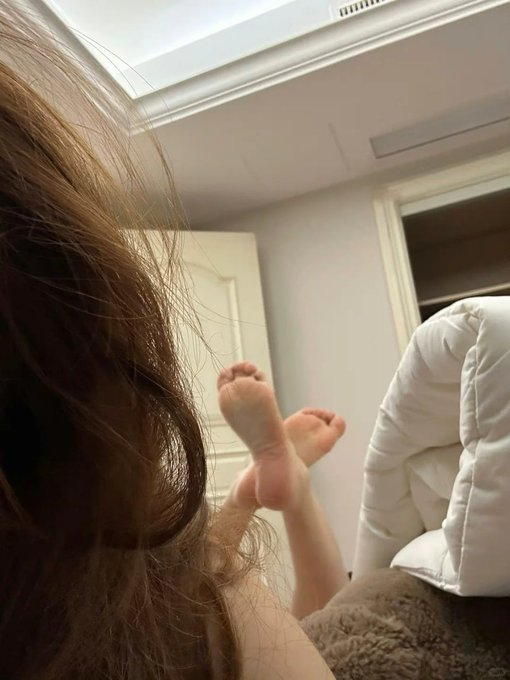 On a quiet night, lying in bed is also a kind of enjoyment☺