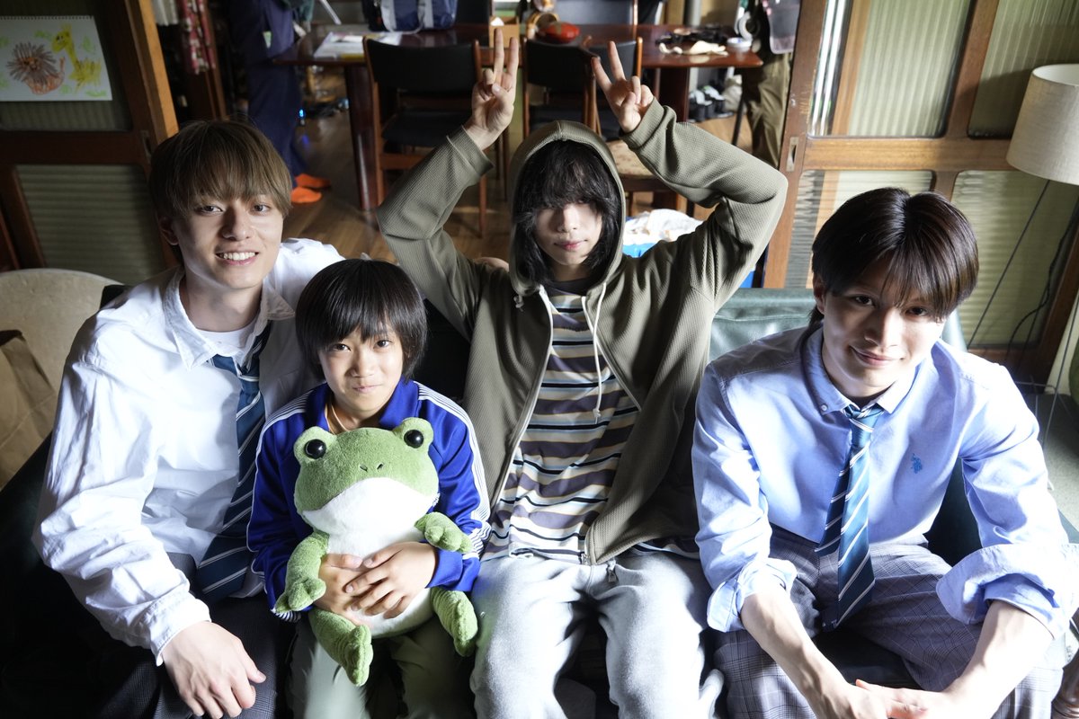 movie_core2014's tweet photo. 映画『うちの弟どもがすみません』まるで本物の4兄弟！兄弟愛満載のわちゃわちゃ場面写真解禁 舞台挨拶情報も
https://t.co/Ldz3Prcs6A
#うちの弟どもがすみません #うち弟 #畑芽育 #作間龍斗（#HiHiJets）#那須雄登（#美少年���#織山尚大（#少年忍者）#内田煌音 https://t.co/EUDMUy8qGw