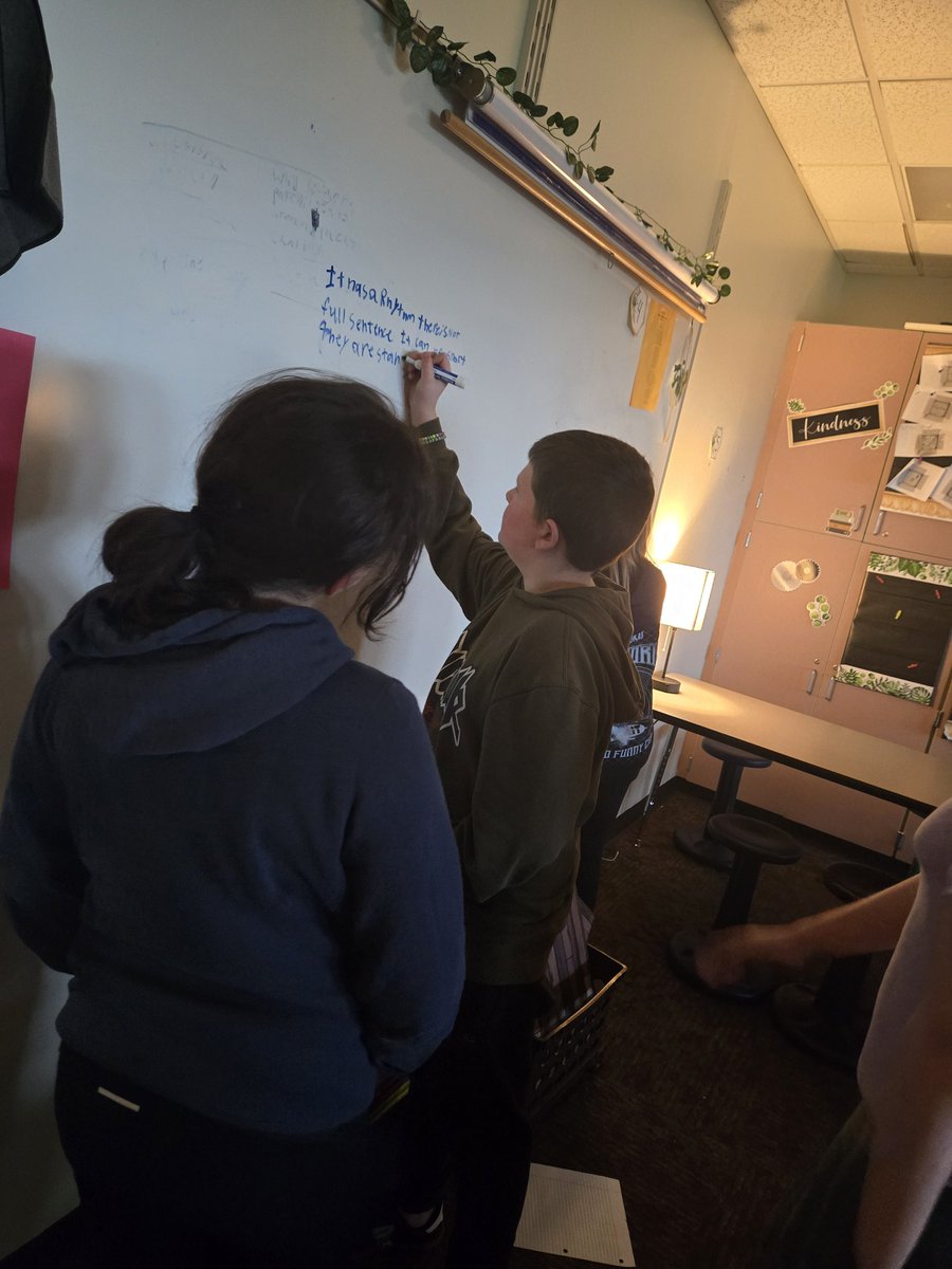 Just a few #VisibleThinkingStrategues happening with #Poetry today. <a href="/wayne5th/">Mrs. Wayne</a> @Proud2bMIS