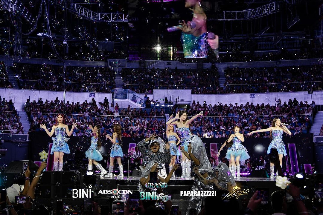 ABSCBNNews's tweet photo. Na na na napakasayang Day 2! 😍

Nation's girl group @BINI_ph brought Blooms to a stunning world of breathtaking performers on the second day of "Grand BINIverse."

Kapamilya stars Gary Valenciano, Maymay Entrata, and Vice Ganda were among the performers who added fun to the group's already packed three-hour show.

(Courtesy of Star Magic/ Instagram)

MORE: https://t.co/a7BCFFliwc