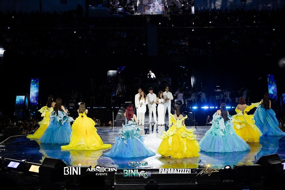 ABSCBNNews's tweet photo. Na na na napakasayang Day 2! 😍

Nation's girl group @BINI_ph brought Blooms to a stunning world of breathtaking performers on the second day of "Grand BINIverse."

Kapamilya stars Gary Valenciano, Maymay Entrata, and Vice Ganda were among the performers who added fun to the group's already packed three-hour show.

(Courtesy of Star Magic/ Instagram)

MORE: https://t.co/a7BCFFliwc