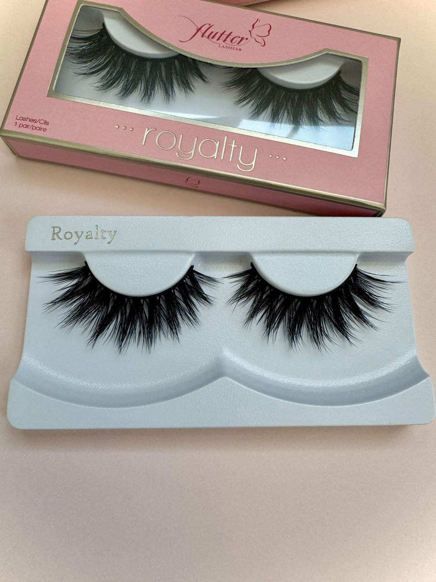 FlutterLashes1's tweet image. Think like a queen👑 FlutterLashes.com