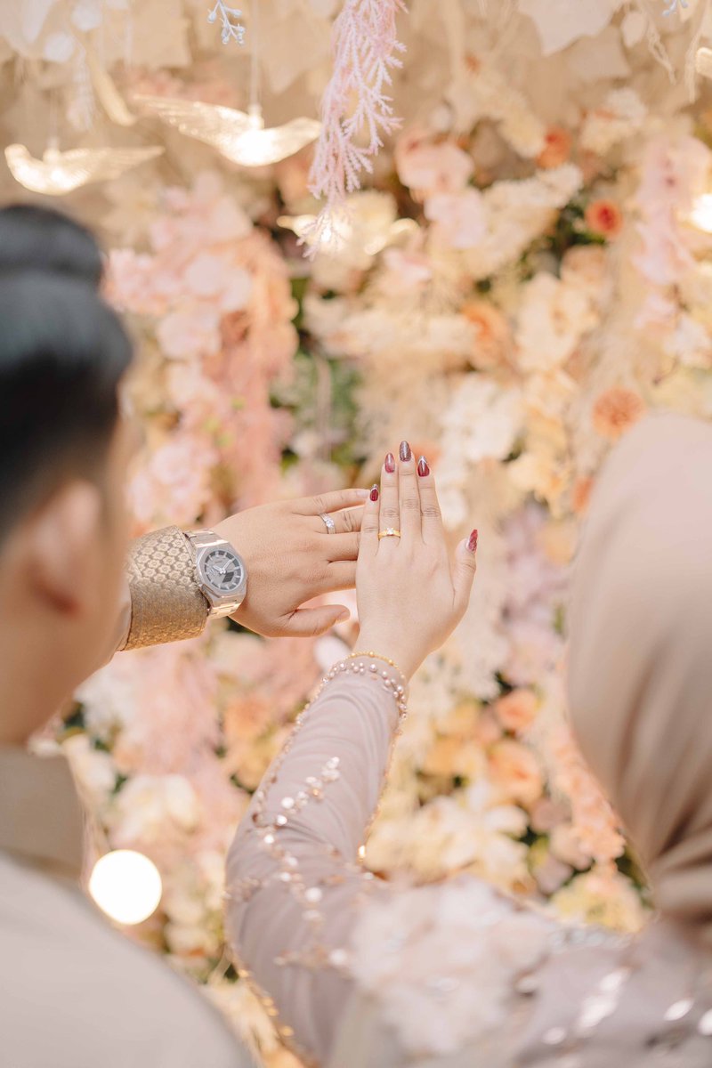 enhnuna's tweet photo. p @ENHYPEN_members !!!! i got engaged, ini gk ad yg cemburu ap!!!??!!!!!??? https://t.co/zWUVRqkO6V