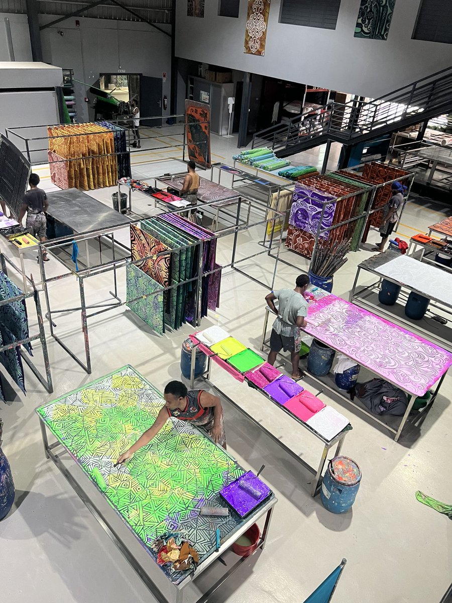 julielesaos's tweet photo. The family-owned @piafiji is a real success story. Founded in #Tahiti, it is now a renowned #fashion brand in 🇫🇯and the Pacific, praised for the beauty of its hand-printed fabrics &amp; the creativity of its design. 🙏Tehau Guyot for opening the doors of your #Lautoka workshop. https://t.co/XLBe1d5XZh