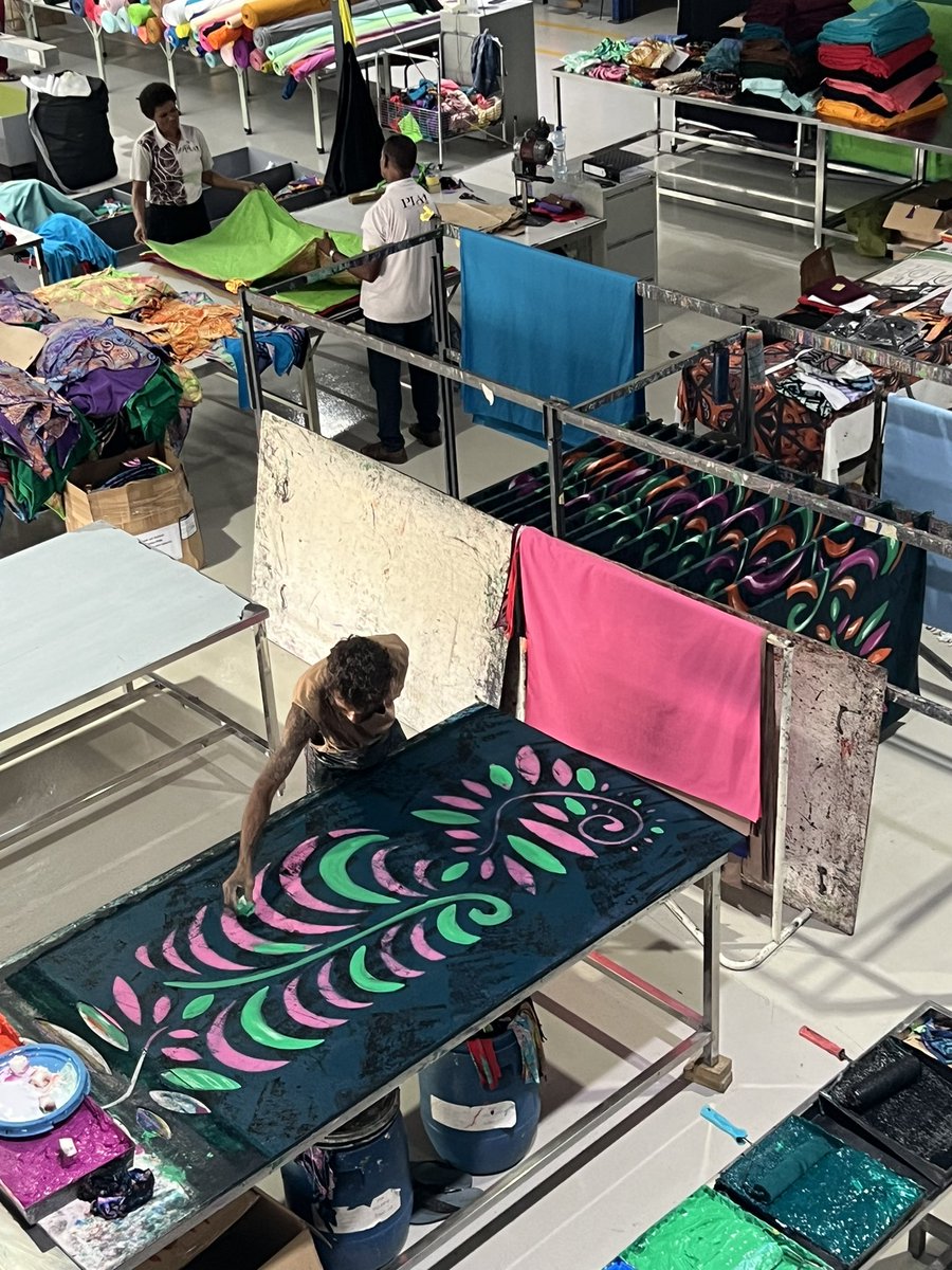 julielesaos's tweet photo. The family-owned @piafiji is a real success story. Founded in #Tahiti, it is now a renowned #fashion brand in 🇫🇯and the Pacific, praised for the beauty of its hand-printed fabrics &amp; the creativity of its design. 🙏Tehau Guyot for opening the doors of your #Lautoka workshop. https://t.co/XLBe1d5XZh