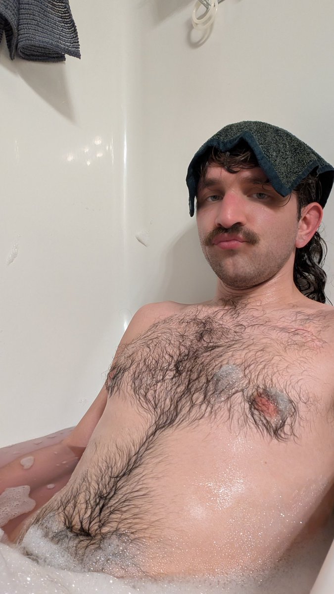 HotterPine tweet media