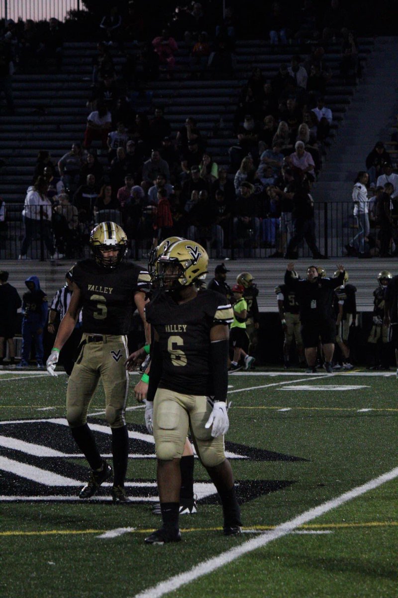 AnjayChambers_'s tweet image. Senior Season Film!!!🔥
21+ Solo Tackles 
10+ TFLS
1 Forced Fumble 
@wpialsportsnews @WPIAL_Insider @EdOBrienCFB @CoachSmetanka @TheWPIALEdition @PA_TodaySports 

hudl.com/v/2QrpKN