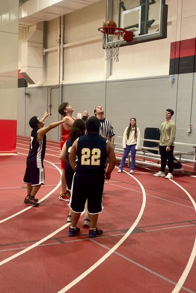 Tough loss to Hinsdale Central - but had a great first game of the season! Awesome job, Eagles! 🏀 #LeydenPride <a href="/mtk5683/">Tim Murphy</a>