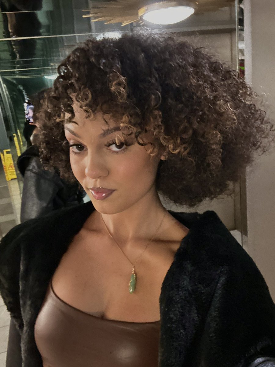 imanimarshalll's tweet photo. it’s giving rich auntie💅🏽 https://t.co/rlv4PyZrD5