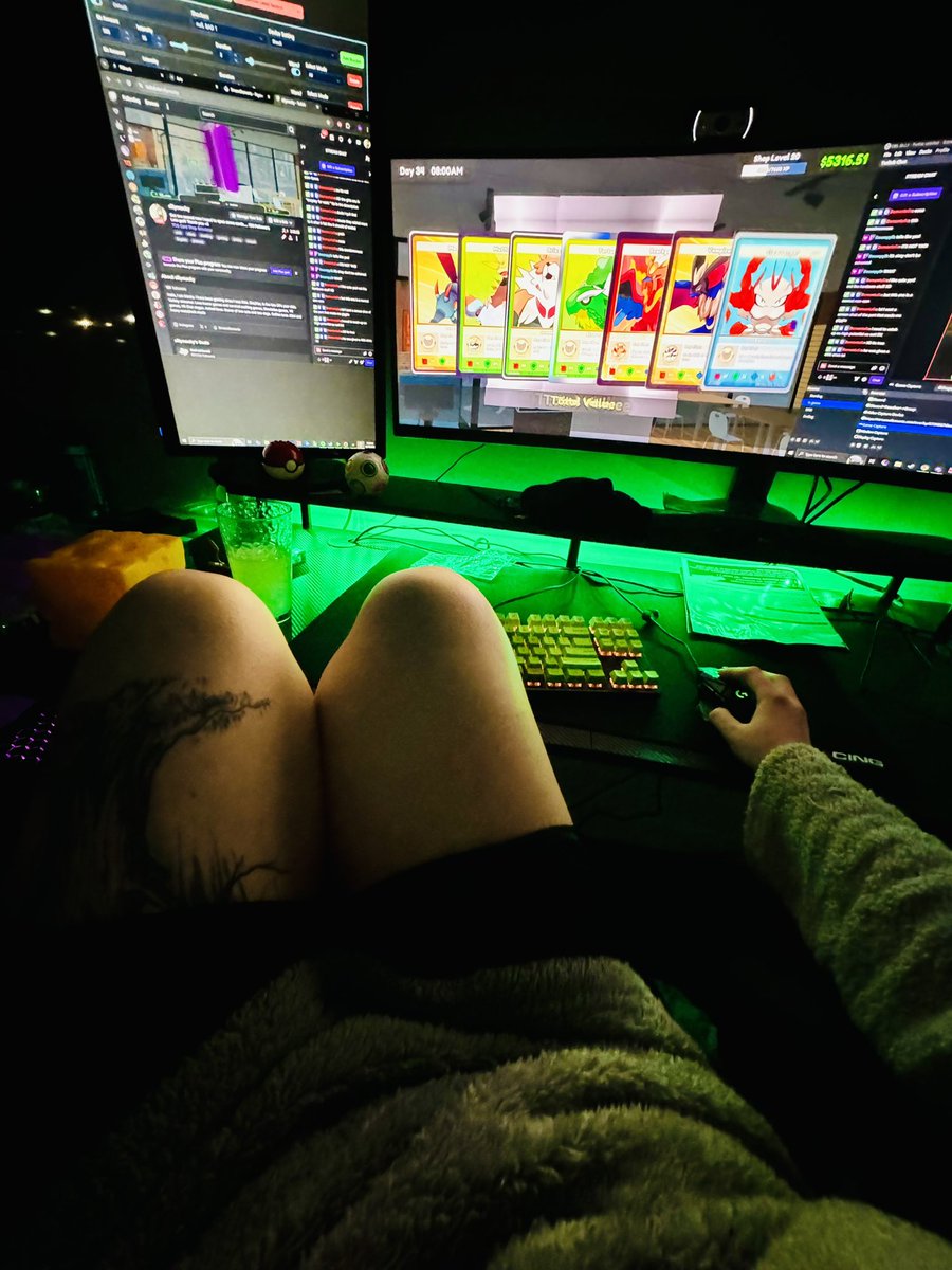 Sillymacky's tweet image. Opening cards like a pro… lol fuck the customers. Come say hi! Twitch is in profile :) #twitch #streamer #TCGcardshopsimulator
