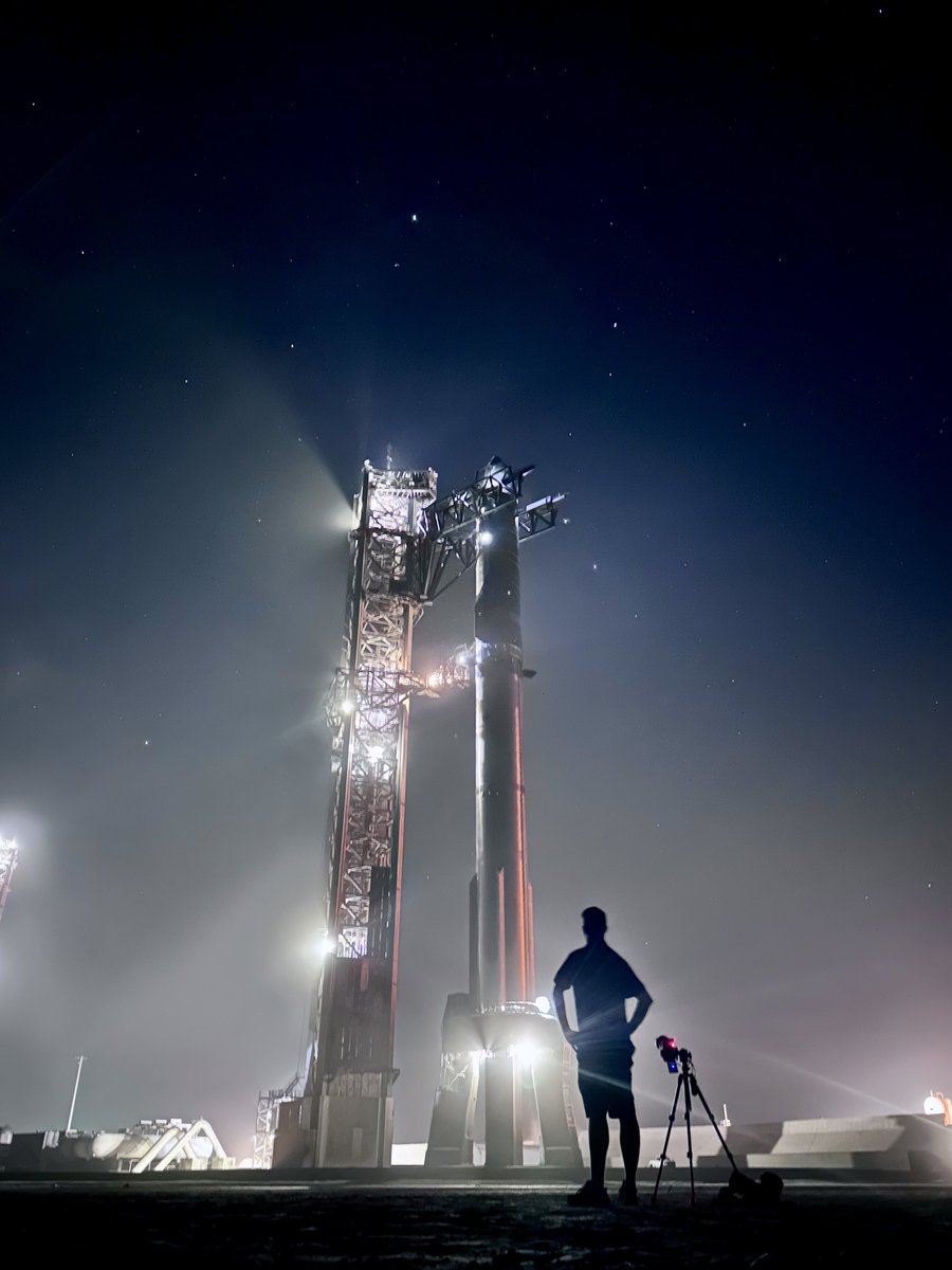 AJamesMcCarthy's tweet image. Last night before leaving Earth. Godspeed, flight 6🫡