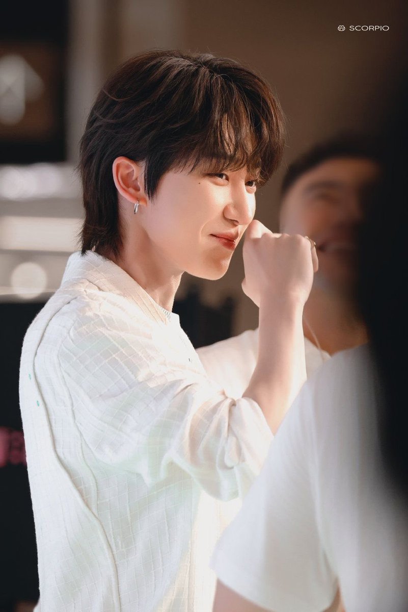 THminghao8's tweet photo. SO HANDSOME AND PRETTY 😭✨ https://t.co/HgcIZExJvh