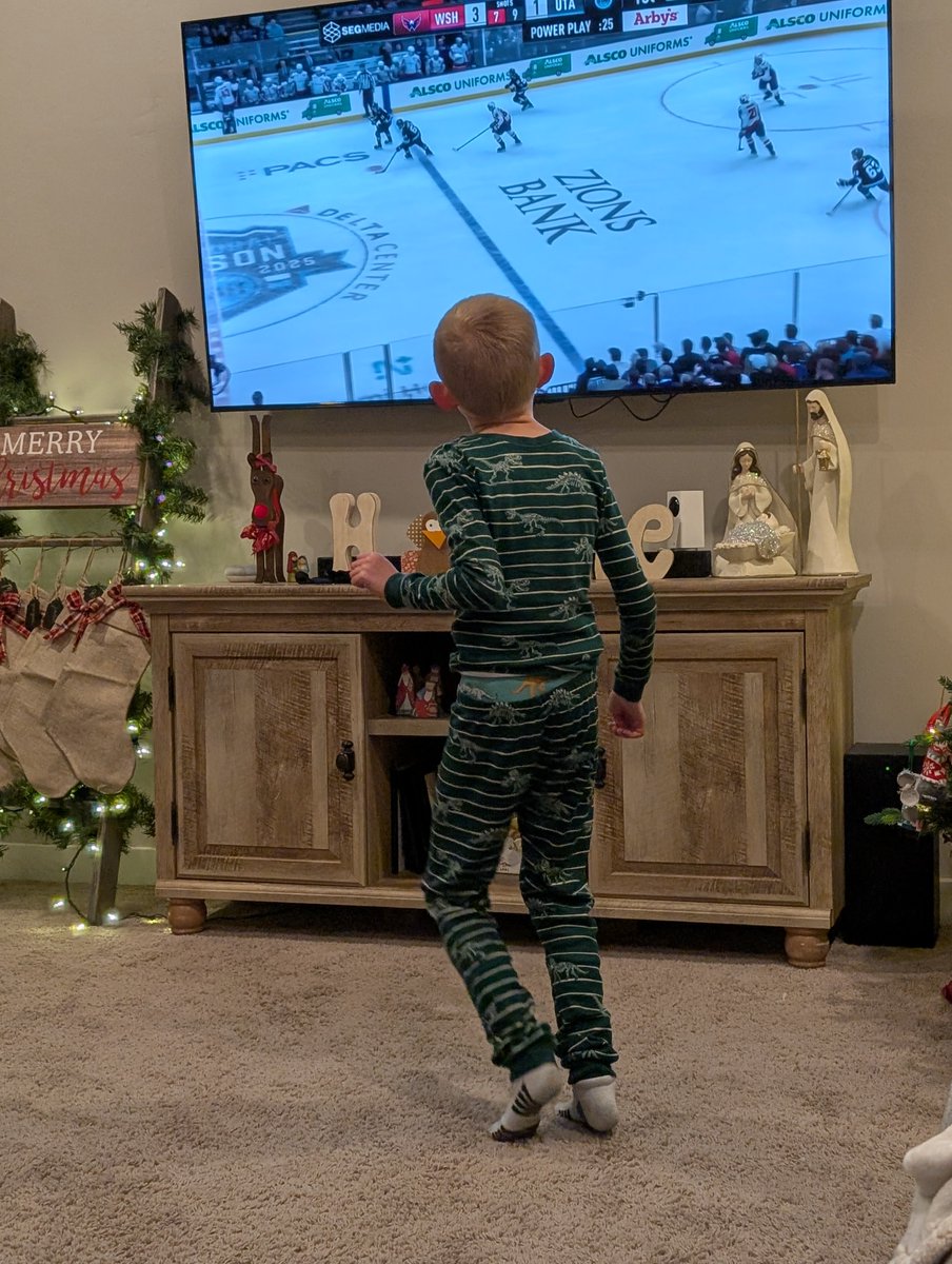 zc_lamb's tweet photo. Grayson is loving watching all the @utahhockeyclub games. He jumps and cheers for almost every play https://t.co/Re7CFjtHgp