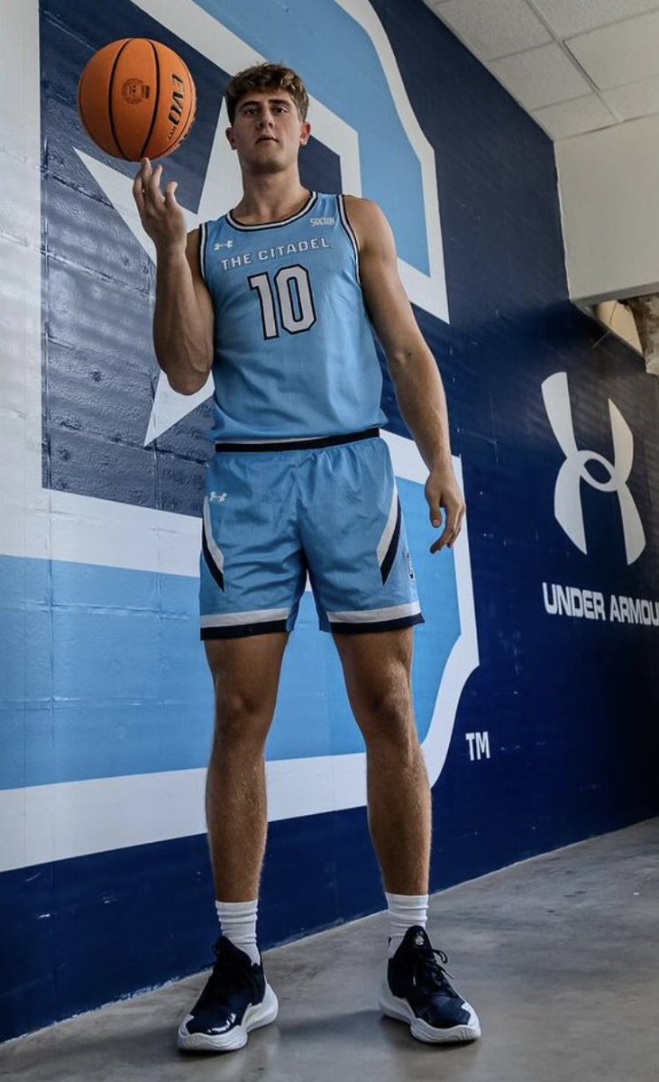 The Citadel's 6'6 guard Brody Fox has been tremendous thus far. Averaging 19.0 points, 5.8 rebounds &amp; 2.2 assists. 

Finished with 18 in the season opener against BC.

Transfer from D3, Wisconsin Stout. 

A name to know in the SoCon and across all of D1.