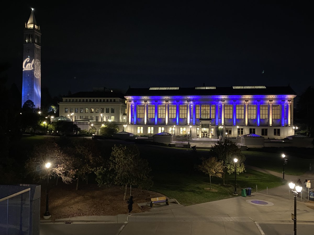 Awesome to see Doe Library and the Campanile in Blue and Gold for the 127th #BigGameWeek  

#GoBears #BigGame 

💛💙🐻