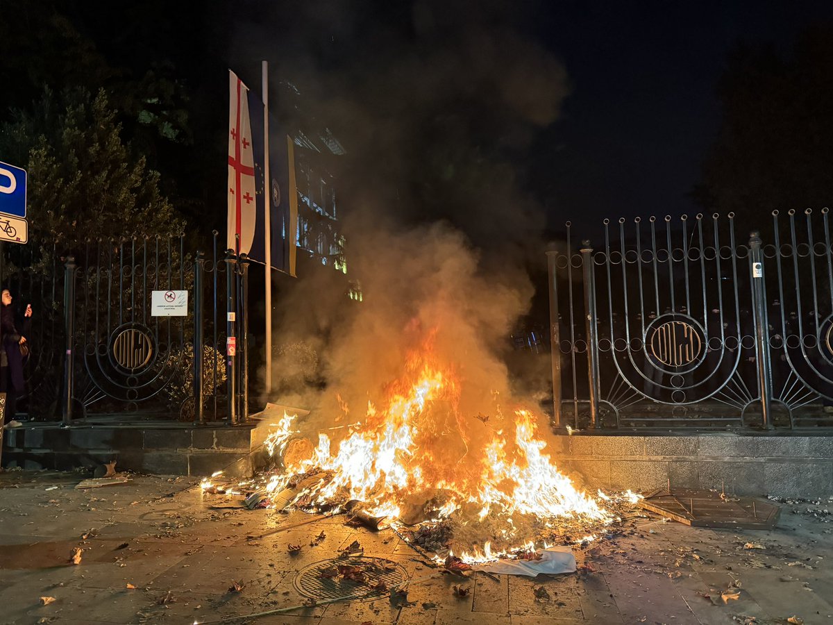 Water cannons facing us. The lights far away are water cannon machines.
We burnt stuff at the entry gate of the Tbilisi State University as the police is in the yard too.
#GeorgiaProtests
KEEP AN EYE ON US!!!