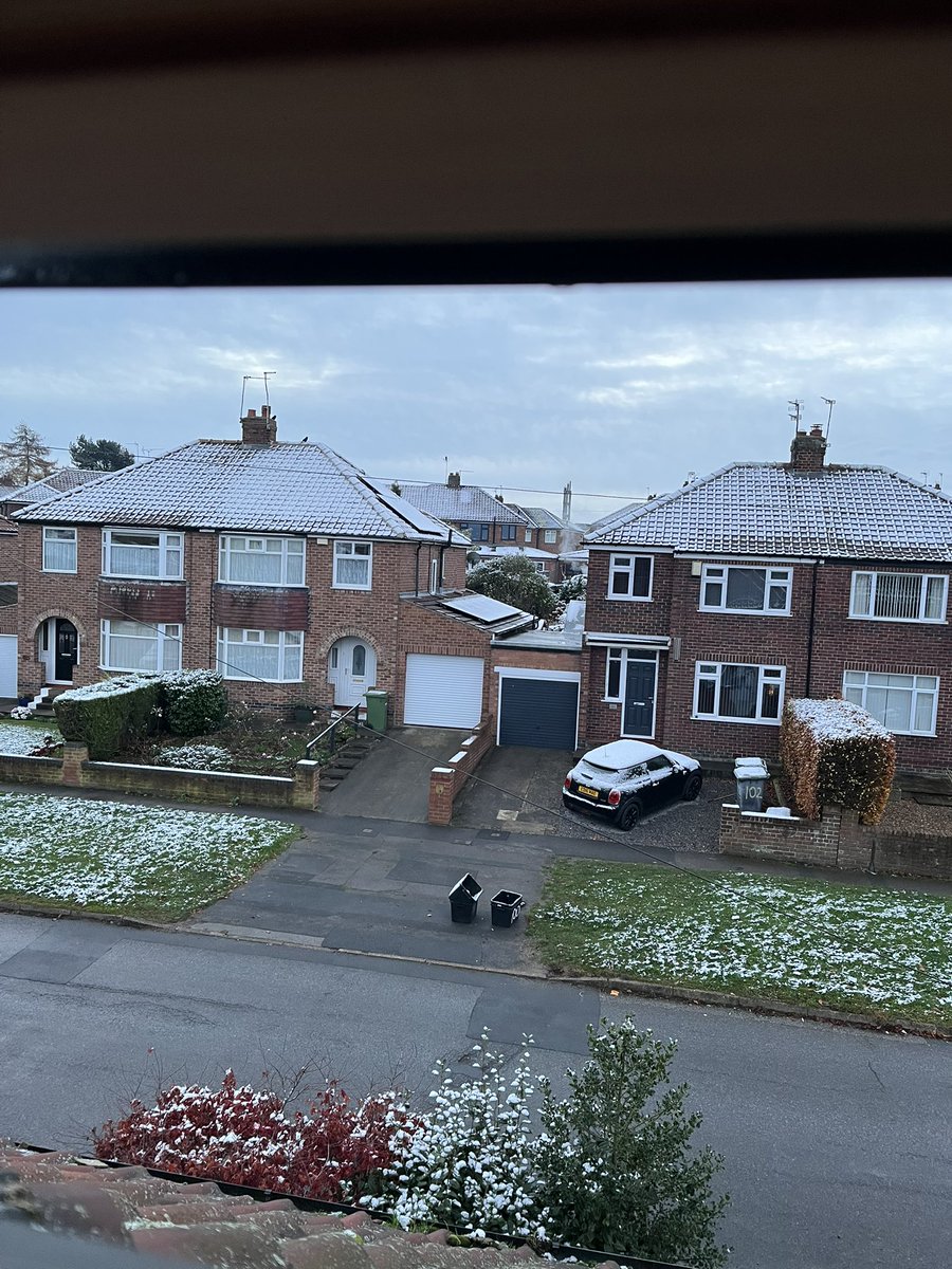 Small covering in York #uksnow ❄️