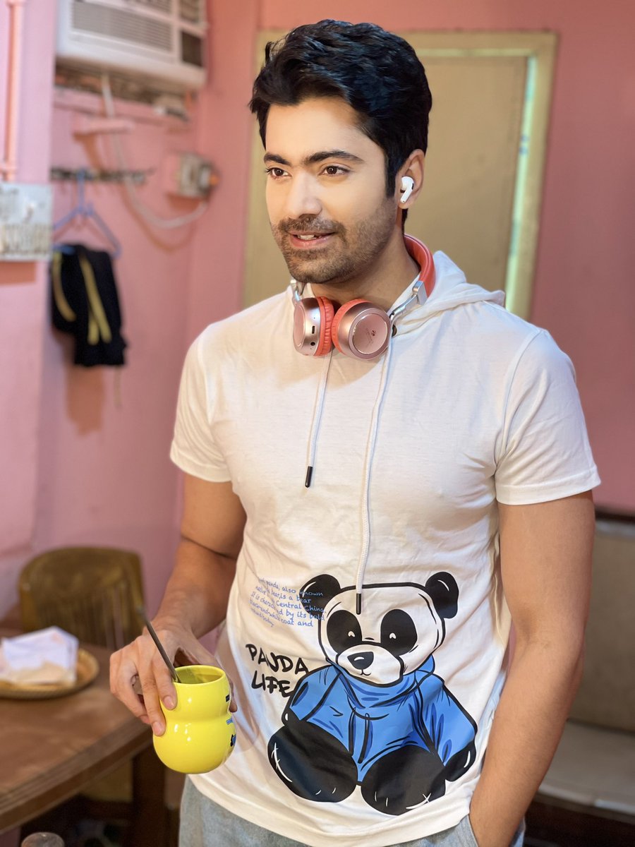 GOURAB_OFFICIAL's tweet photo. Panda life .. 😄🤷‍♂️ https://t.co/a1Xnjr07eo