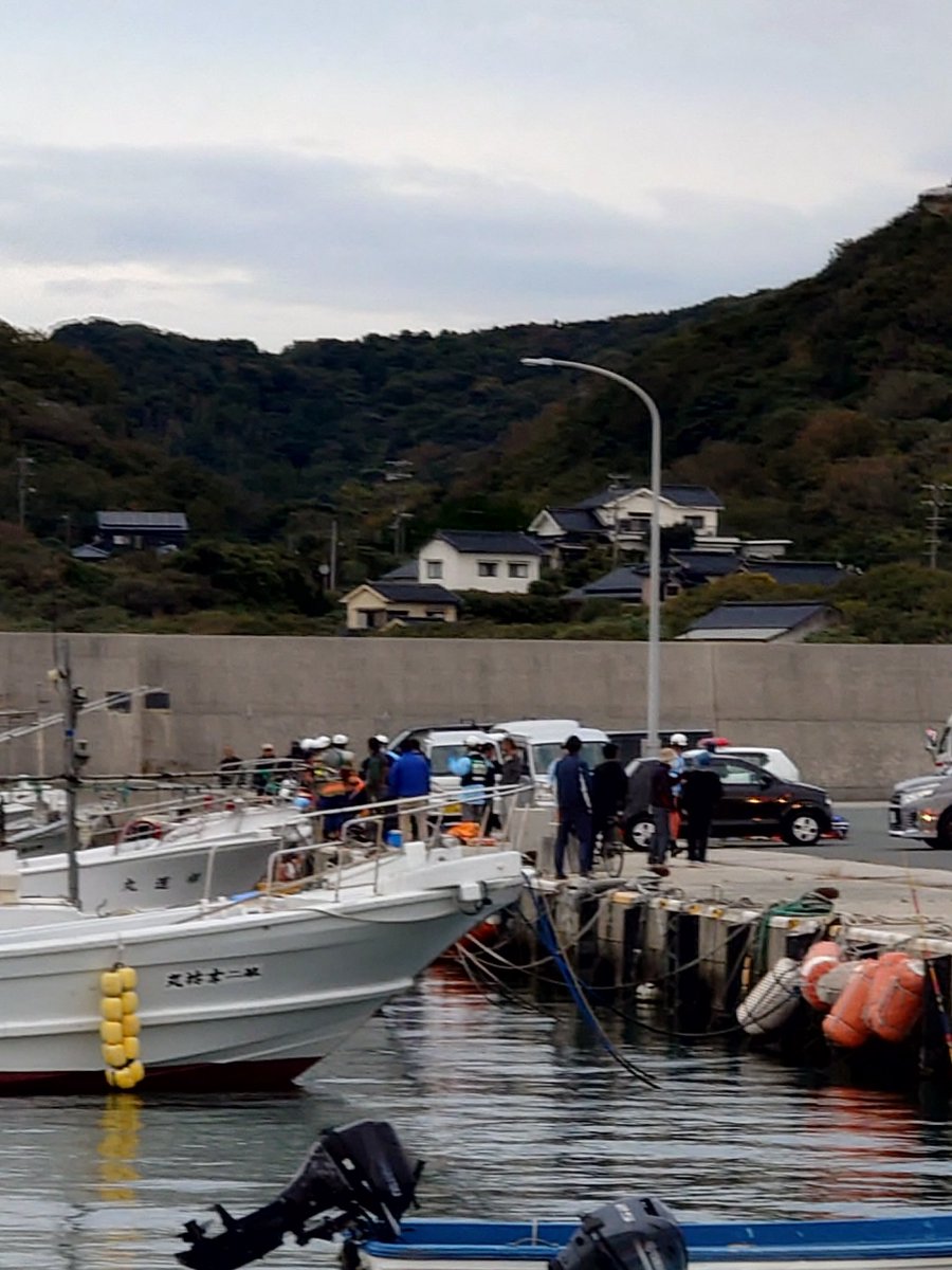 mebosu's tweet photo. 仁摩の海に人が落ちたらしい https://t.co/HEZaOLIJyt