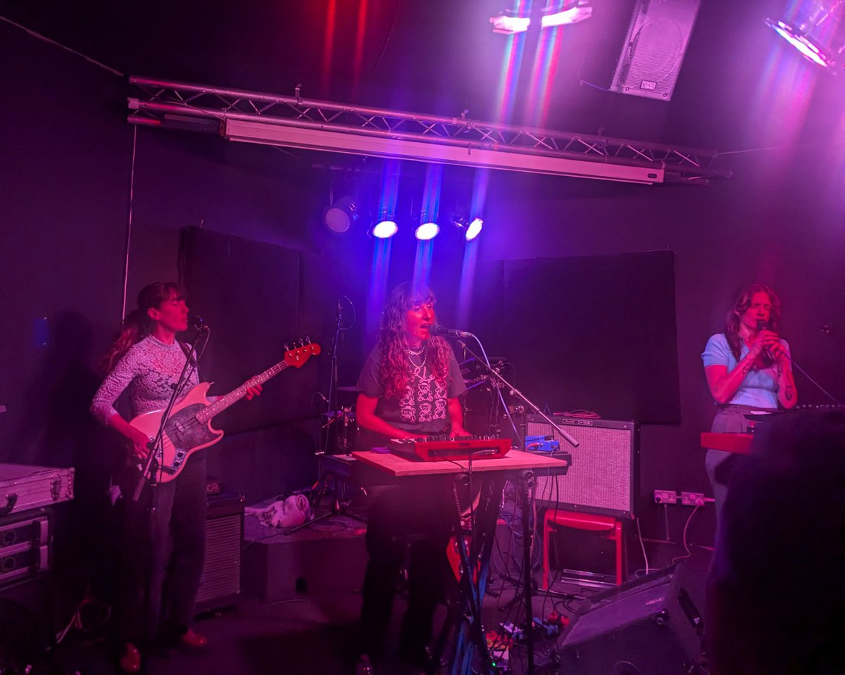 Andrew Whitehouse tweet media