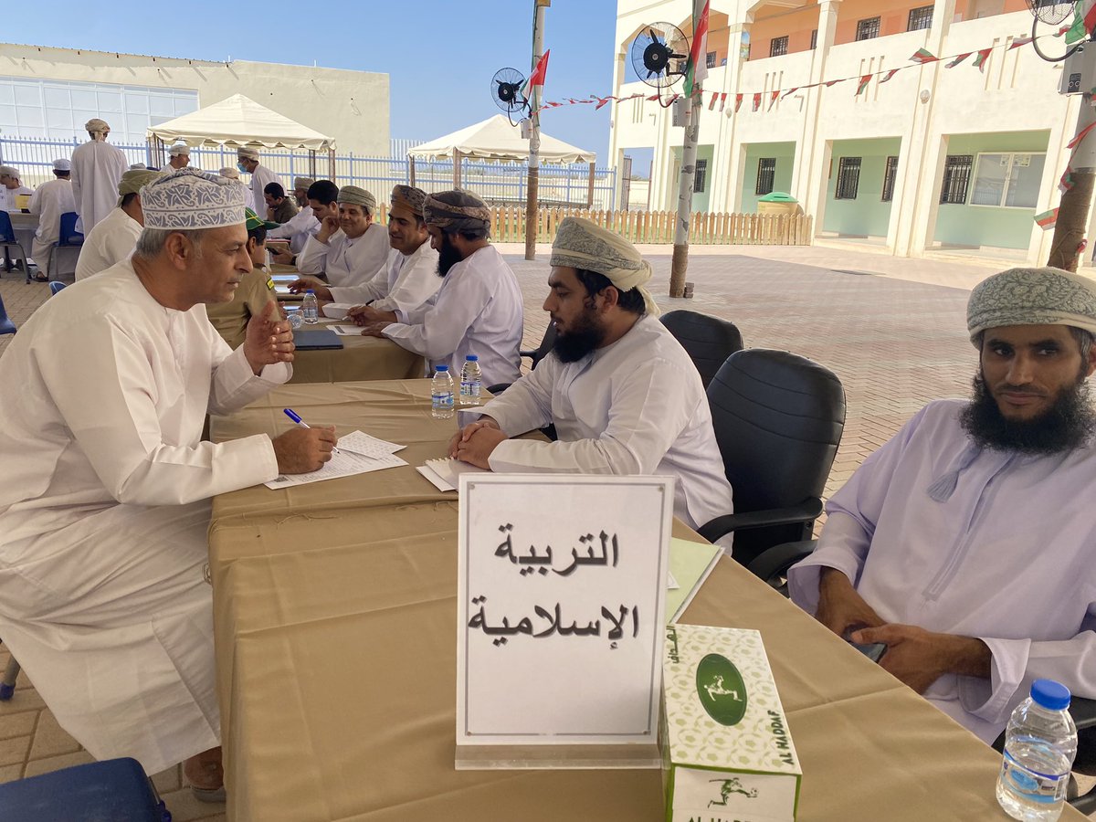 EduGovDkh4610's tweet photo. #يحدث_الآن
ملتقى أولياء الأمور بمدرسة مالك بن فهم وذلك لمد جسور التواصل بين المدرسة والمجتمع وتعزيزاً للشراكة من أجل تجويد العملية التعليمية وتحقيق المصلحة العامة للطلبة. https://t.co/WDXksWt4cm