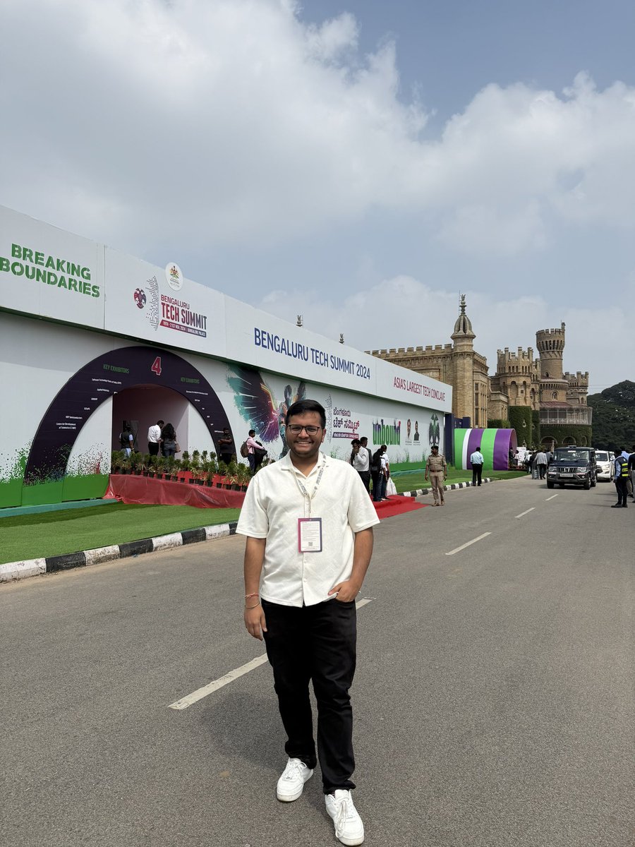 arsh_goyal's tweet photo. Got a chance to meet a few friends and attend the Bengaluru Tech Summit. Discussions about AI, green tech, and innovation are setting the stage for a better future. Proud to witness this. #BTS2024 @blrtechsummit https://t.co/G7L0jzfyO5
